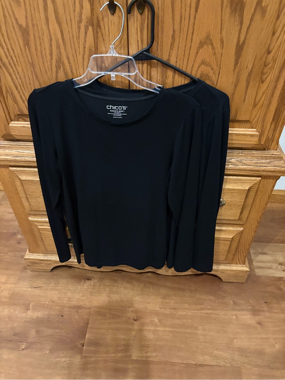 Chico's touch of cool Black Long-Sleeve Crewneck Top - Classic Tee